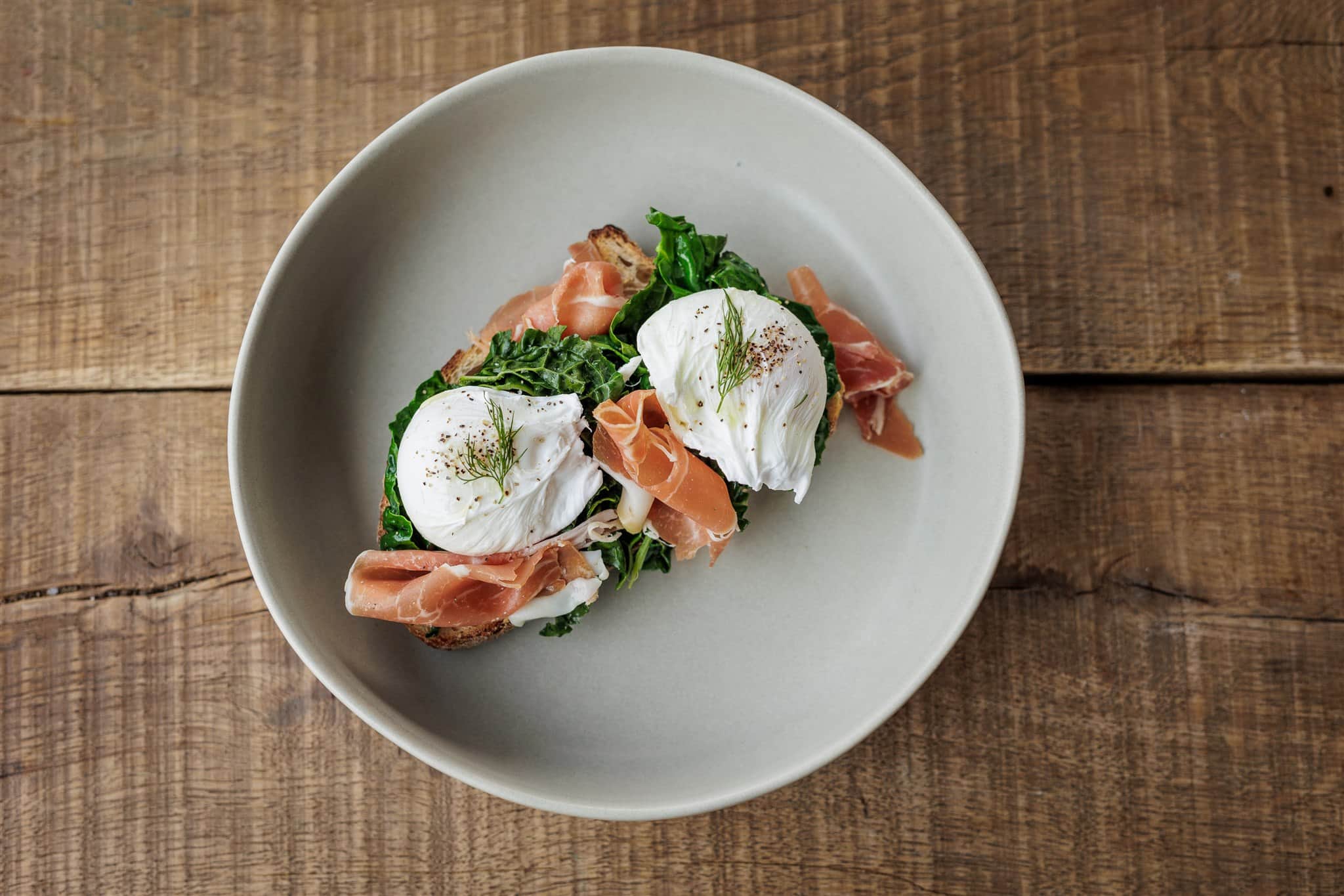 Proscuitto, poached eggs and pesto